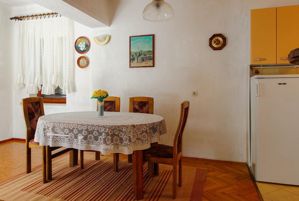 Apartments Lina Novi Vinodolski Ruang foto