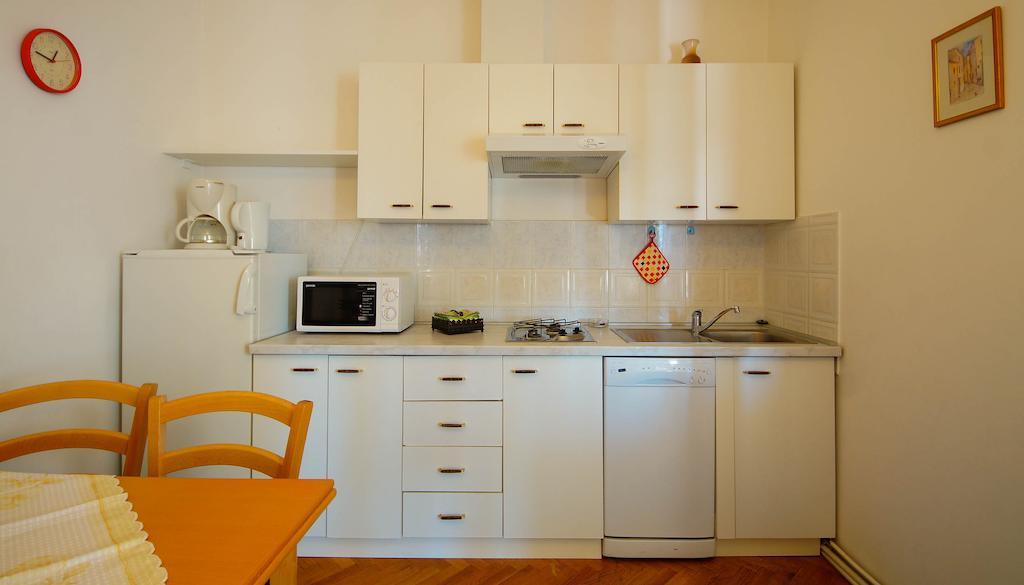 Apartments Lina Novi Vinodolski Ruang foto