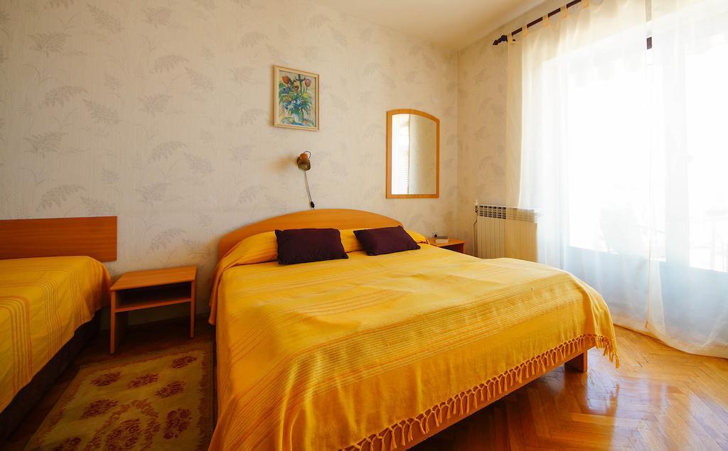 Apartments Lina Novi Vinodolski Ruang foto